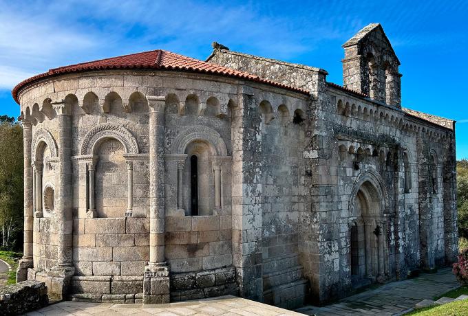 Church of San Pedro de Vilanova 0
