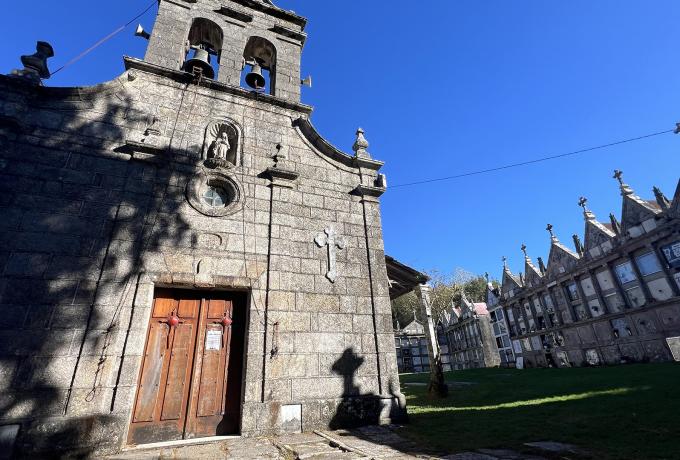 Church of Santiago de Pardesoa 0