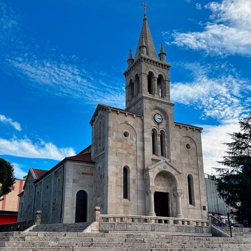 Igrexa de Santa Mar&iacute;a das Dores 0